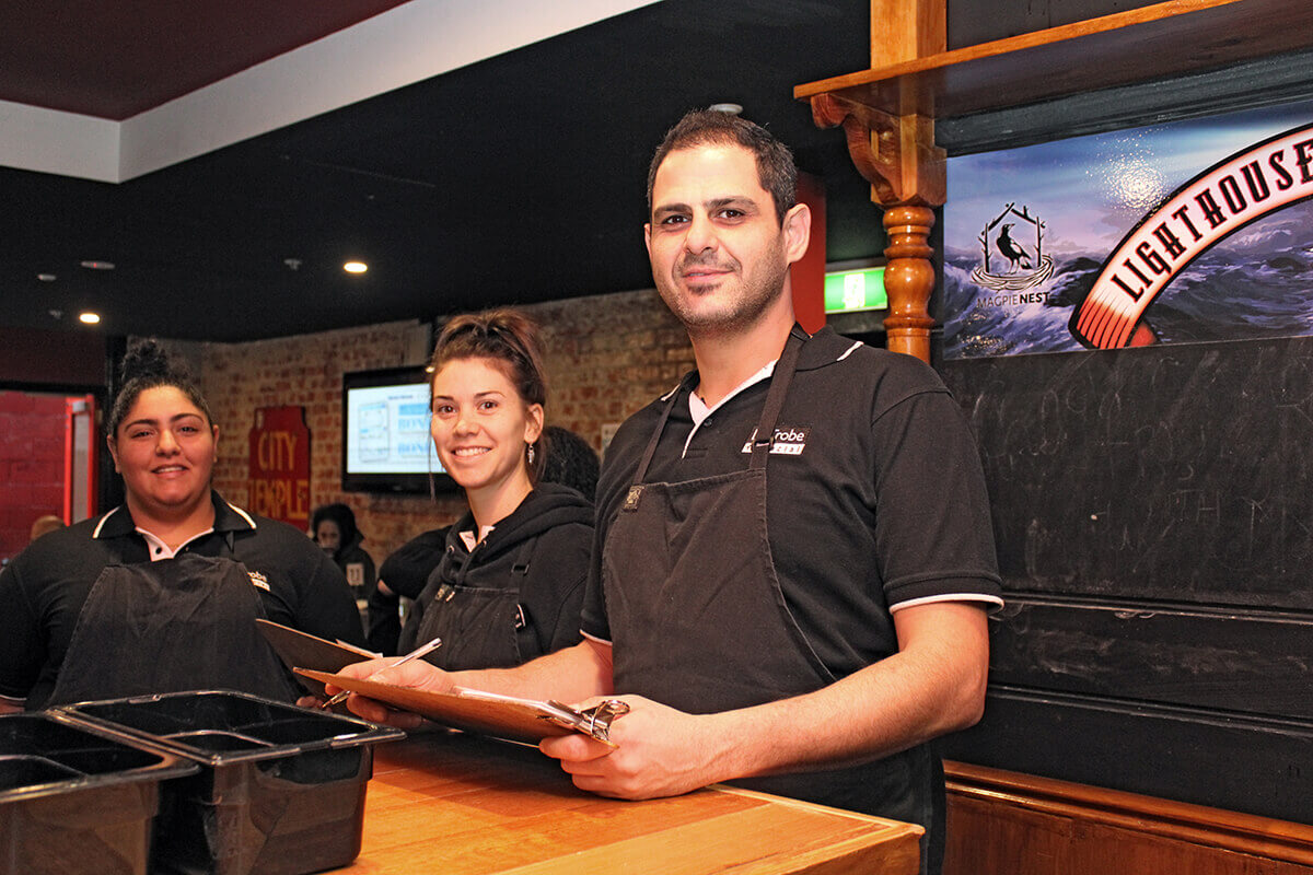La Trobe Financial staff volunteers assisting a buisness